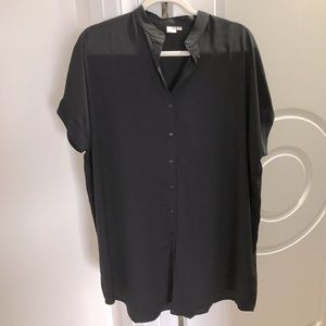 Black oversized button up black blouse/tun…